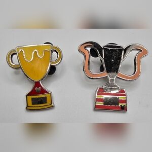 Lot Of 2 Disney Pin 2019 Hidden Mickey Trophies Winnie the Pooh And Dumbo GUC